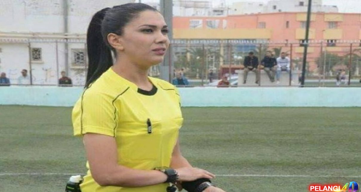 Ini Wasit Wanita Arab Pertama yang Memimpin Pertandingan Sepak Bola