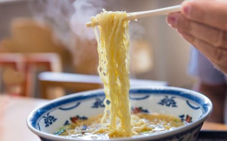 Ini Alasan Orang Jepang Makan Mi Dengan Bersuara "Slurp"