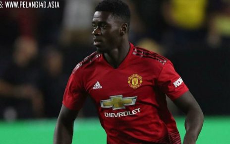 Manchester United Sepakat Lepas Axel Tuanzebe ke Newcastle?