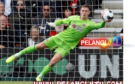 Kiper Fenomenal MU Nilai Dean Henderson Belum Layak Gantian David De Gea