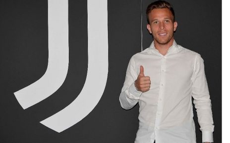 Juventus Resmi Tukar Pjanic dengan Arthur Melo