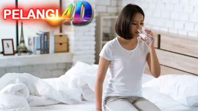 Sering DiAbaikan, 5 Manfaat minum Air Putih Setelah Bangun Tidur