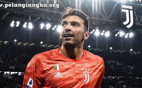 Berambisi Main Sampai Usia 50 Tahun, Juventus Perlu Paksa Gianluigi Buffon Pensiun