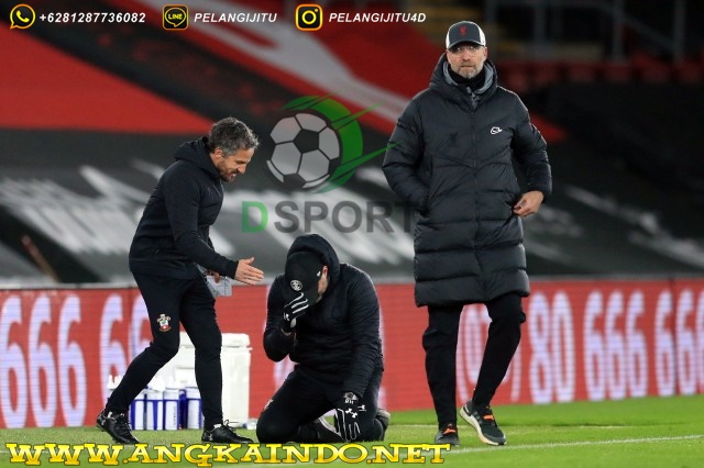 Emosional ! Pelatih Southampton Menagis Haru Saat Timnya Berhasil Kalahkan Liverpool