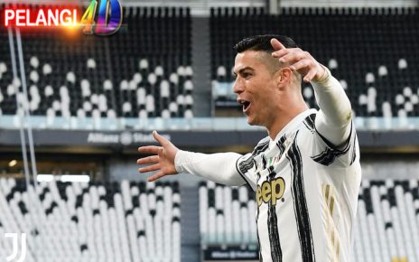 Christiano Ronaldo Bahagia Bawa Juventus Juara Coppa Italia