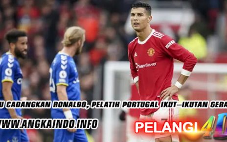 MU Cadangkan Ronaldo, Pelatih Portugal Ikut-Ikutan Geram