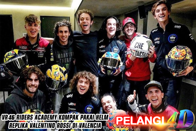 VR46 Riders Academy Kompak Pakai Helm Replika Valentino Rossi di Valencia